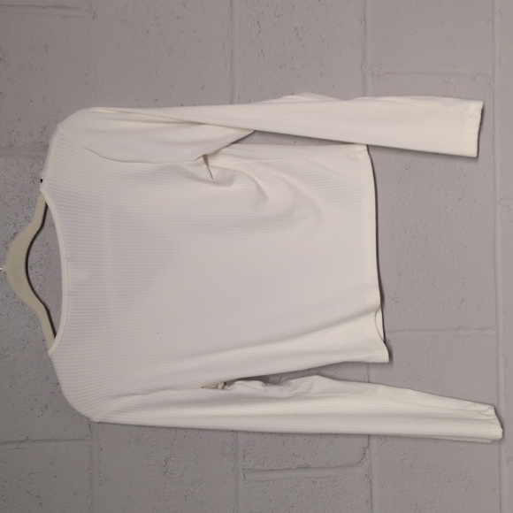 Cropped Ivory Ribbed Long Sleeve Top with Black Feminine Trim Accent Size Large - Picture 5 of 5